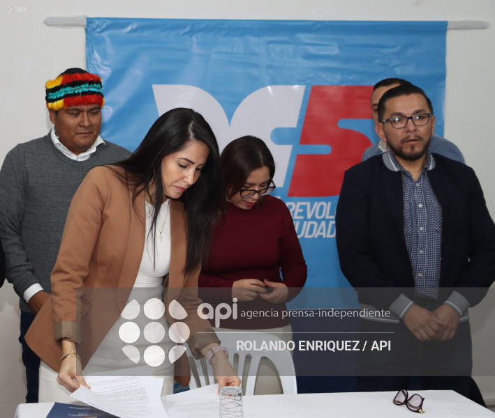 LUISA GONZALAEZ  RUEDA DE PRENSA