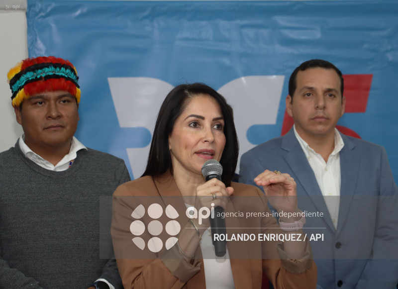 LUISA GONZALAEZ  RUEDA DE PRENSA