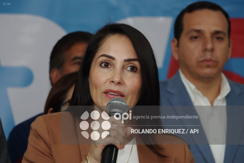 LUISA GONZALAEZ  RUEDA DE PRENSA