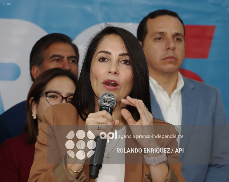 LUISA GONZALAEZ  RUEDA DE PRENSA