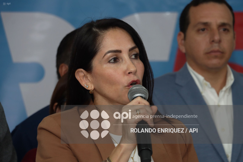 LUISA GONZALAEZ  RUEDA DE PRENSA