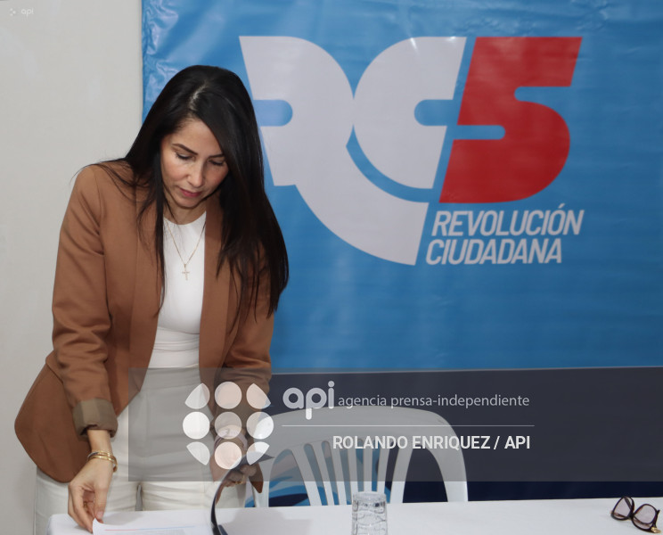 LUISA GONZALAEZ  RUEDA DE PRENSA