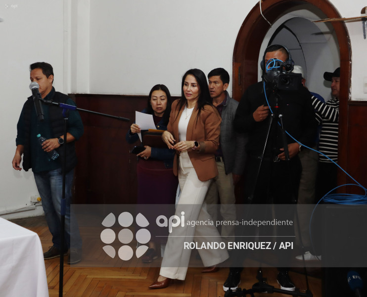 LUISA GONZALAEZ  RUEDA DE PRENSA