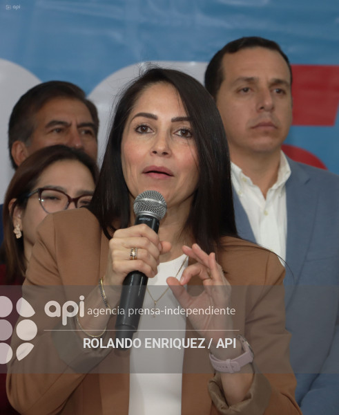 LUISA GONZALAEZ  RUEDA DE PRENSA