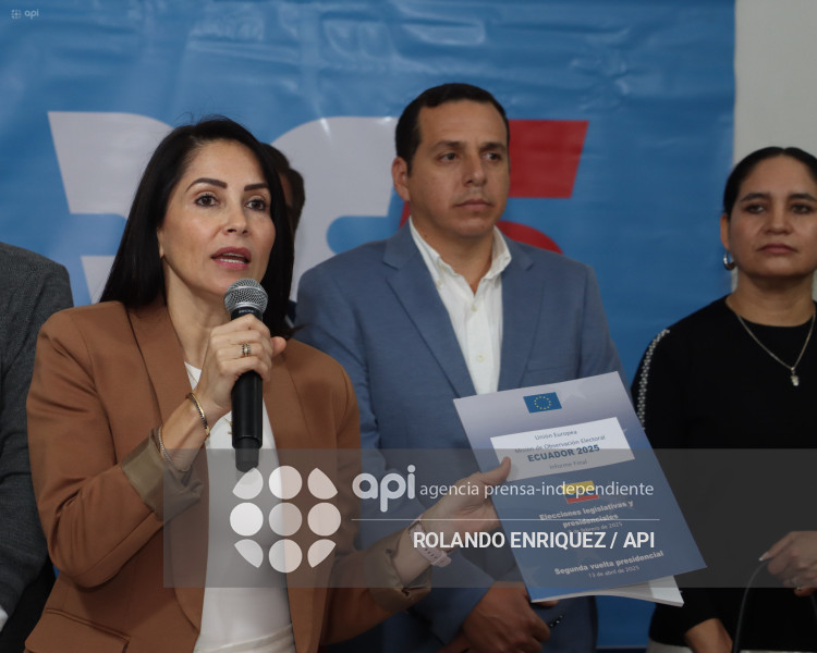LUISA GONZALAEZ  RUEDA DE PRENSA
