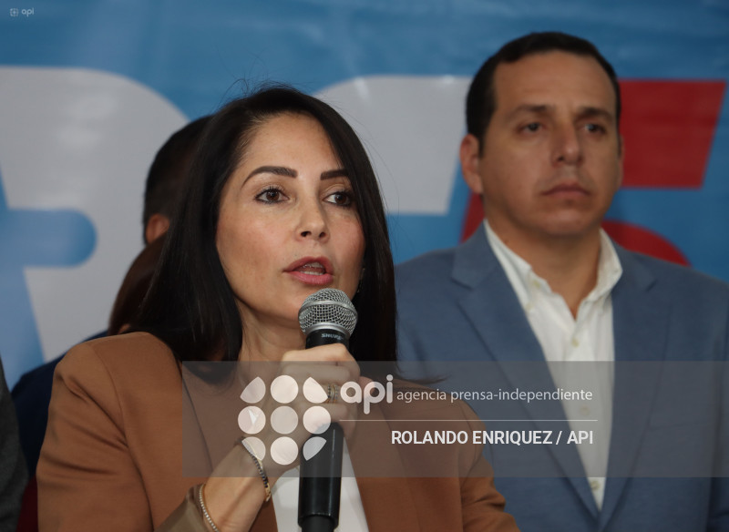 LUISA GONZALAEZ  RUEDA DE PRENSA