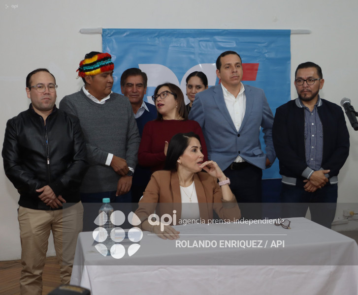 LUISA GONZALAEZ  RUEDA DE PRENSA