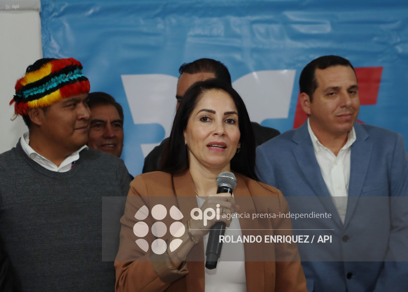 LUISA GONZALAEZ  RUEDA DE PRENSA