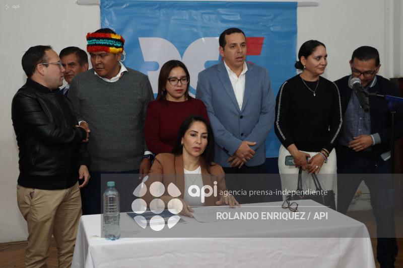 LUISA GONZALAEZ  RUEDA DE PRENSA