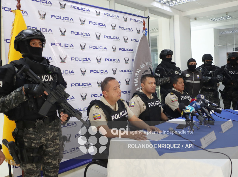 POLICIA CASO DEPURACION AZUL