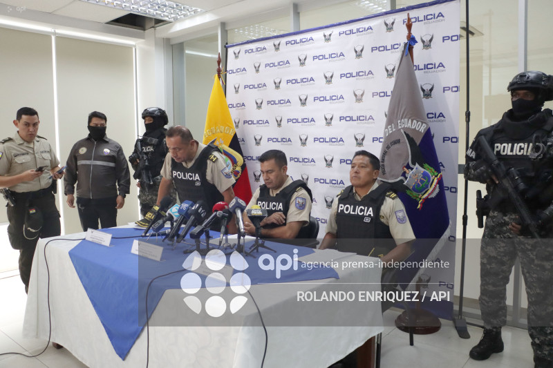 POLICIA CASO DEPURACION AZUL