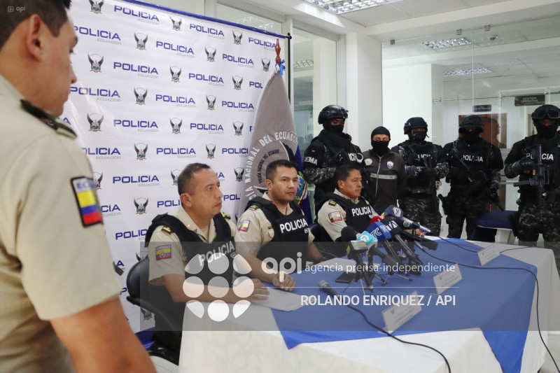 POLICIA CASO DEPURACION AZUL