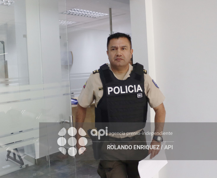 POLICIA CASO DEPURACION AZUL