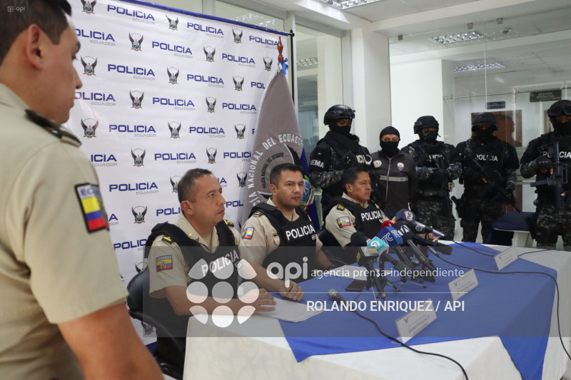 POLICIA CASO DEPURACION AZUL