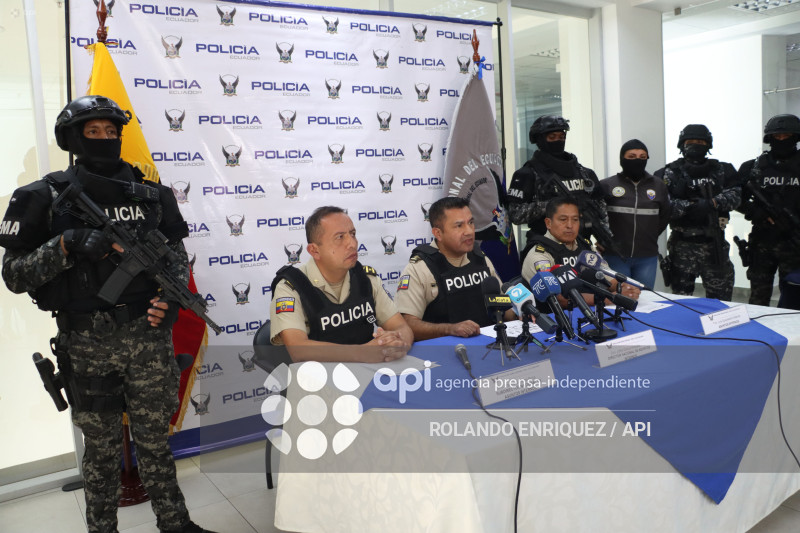 POLICIA CASO DEPURACION AZUL