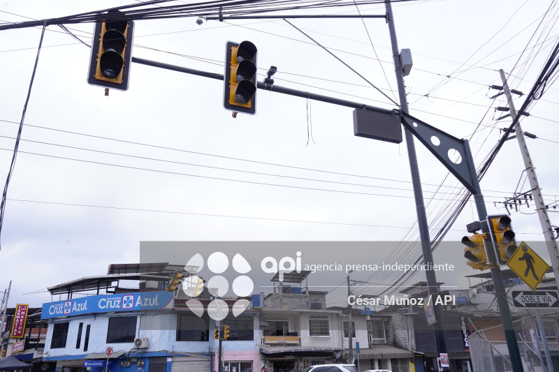 GYE-SEMAFOROS APAGADOS DURAN