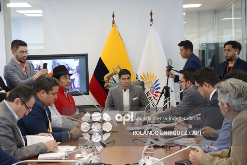 LEONIDAS IZA GARANTIAS CONSTITUCIONALES