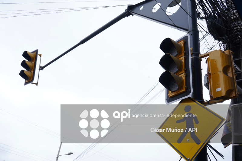 GYE-SEMAFOROS APAGADOS DURAN