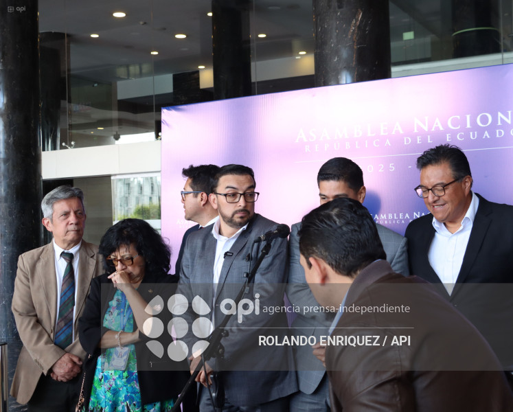 REVOLUCION CIUDADANA SOBRE BONOS DE CAMPANA