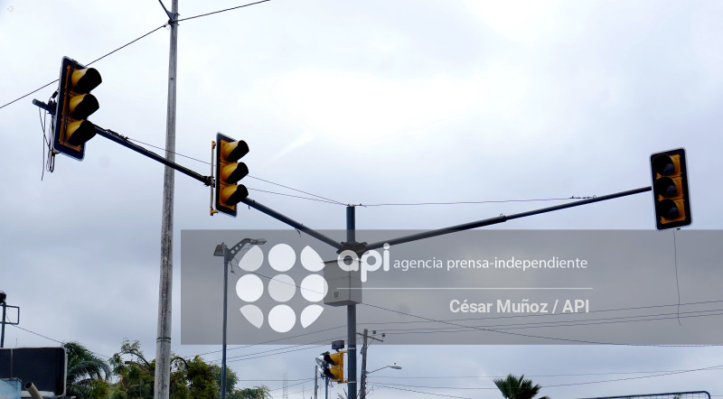 GYE-SEMAFOROS APAGADOS DURAN