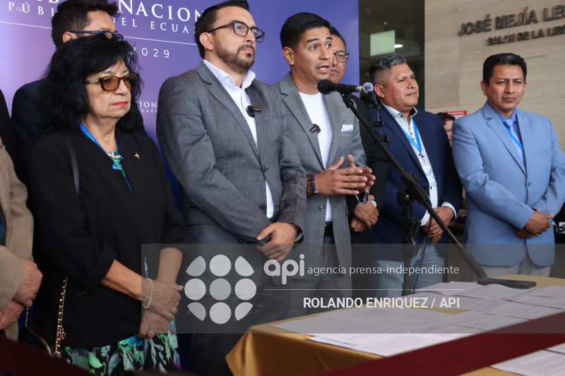 REVOLUCION CIUDADANA SOBRE BONOS DE CAMPANA