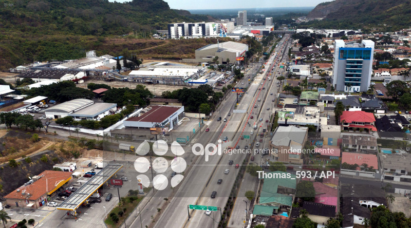 GYE-SUSPENCION CONSTRUCCION PUENTE