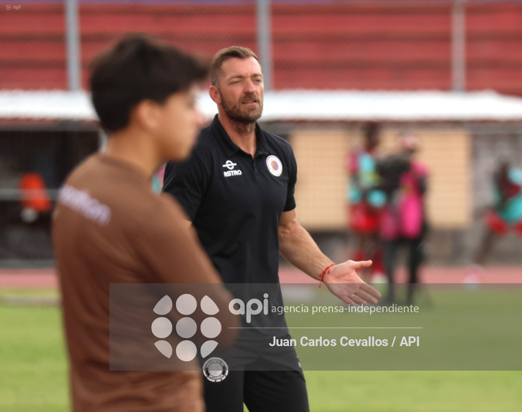 FBL-LIGAPRO-ECUABET-VINO TINTO-MUSHUC RUNA