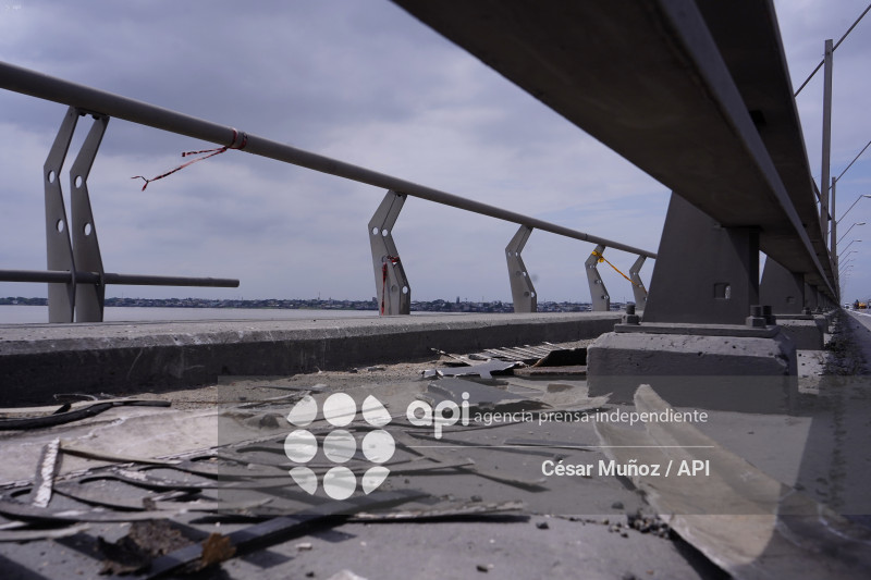 GYE-PUENTE SIN BARANDAS