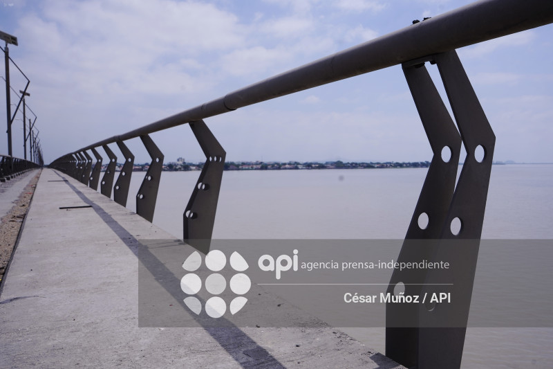 GYE-PUENTE SIN BARANDAS