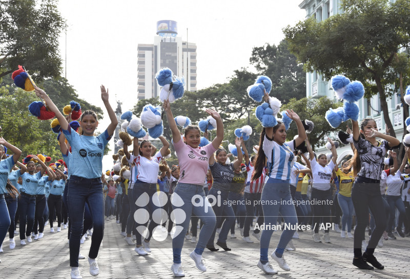GYE-DESFILE ALEGORICO
