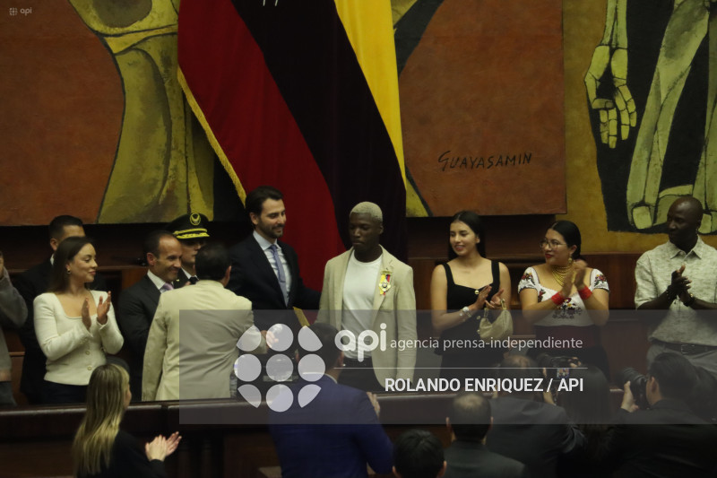 CONDECORACION NINO MOI ASAMBLEA