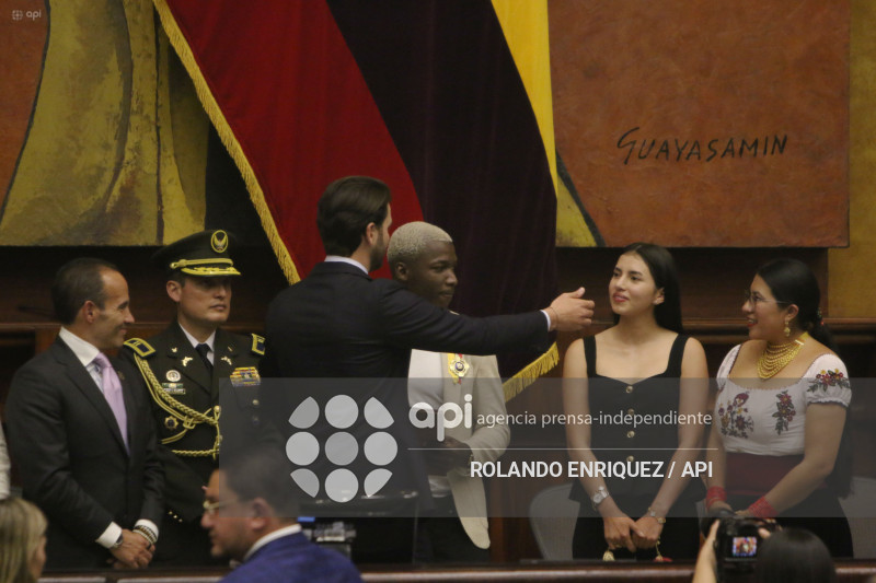 CONDECORACION NINO MOI ASAMBLEA