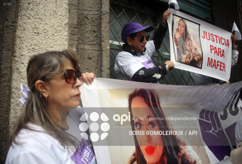 CUENCA-PLANTON-CASO MARIA FERNANDA-ASESINADA