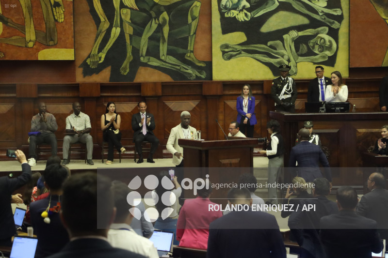 CONDECORACION NINO MOI ASAMBLEA