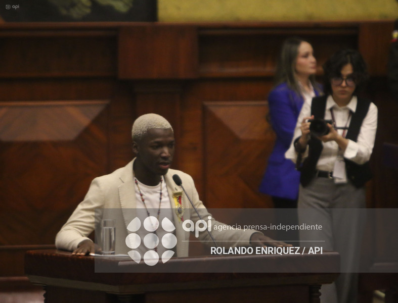 CONDECORACION NINO MOI ASAMBLEA