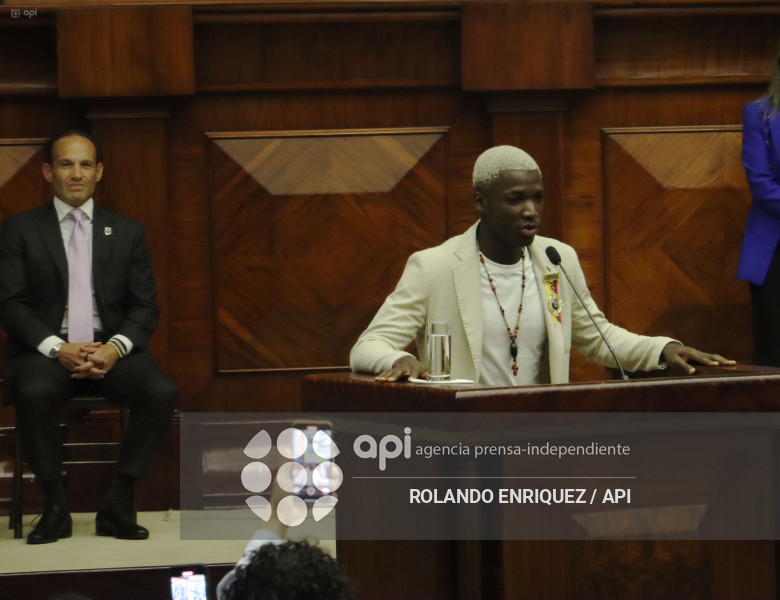 CONDECORACION NINO MOI ASAMBLEA