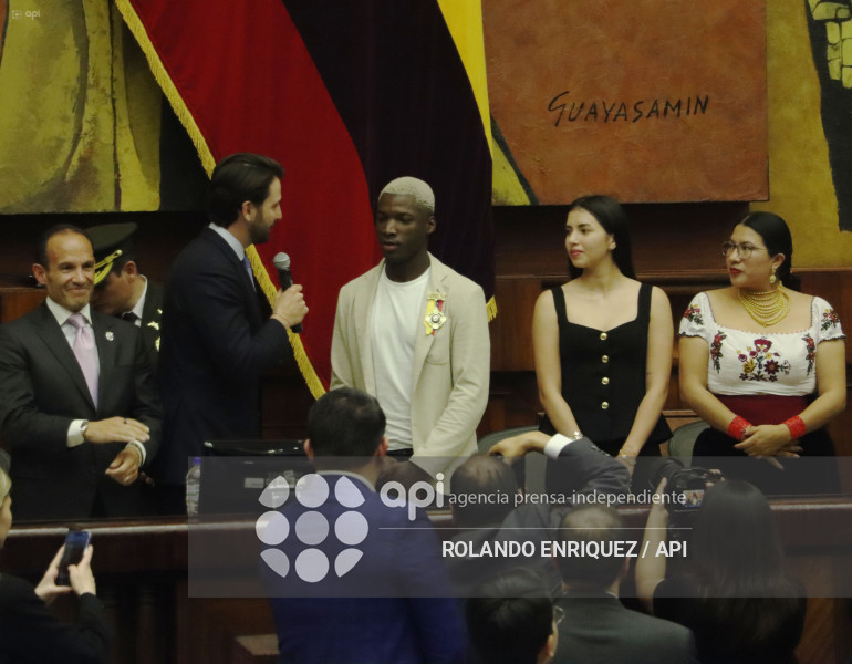 CONDECORACION NINO MOI ASAMBLEA