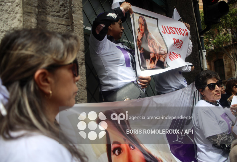 CUENCA-PLANTON-CASO MARIA FERNANDA-ASESINADA