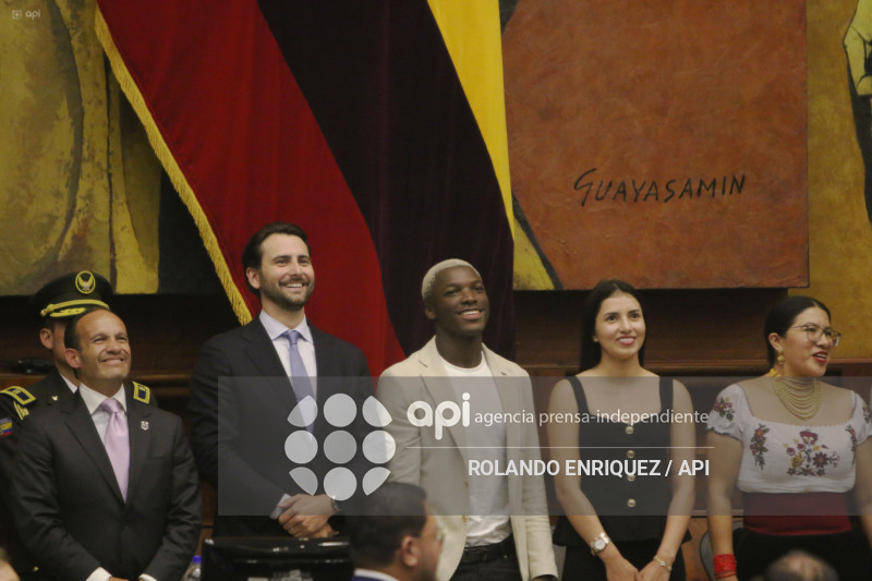 CONDECORACION NINO MOI ASAMBLEA