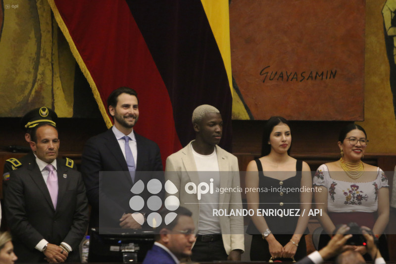 CONDECORACION NINO MOI ASAMBLEA