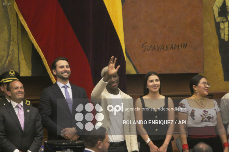 CONDECORACION NINO MOI ASAMBLEA