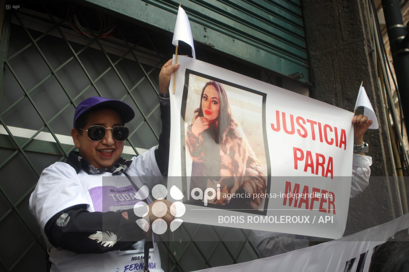 CUENCA-PLANTON-CASO MARIA FERNANDA-ASESINADA