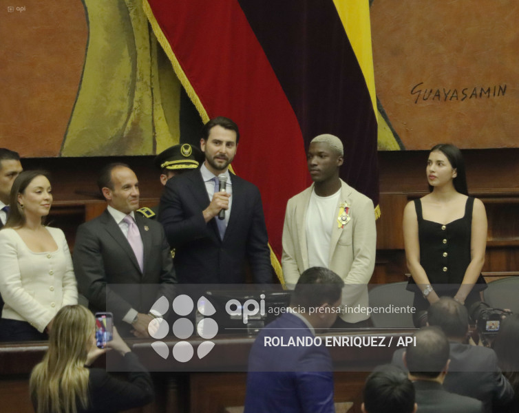 CONDECORACION NINO MOI ASAMBLEA