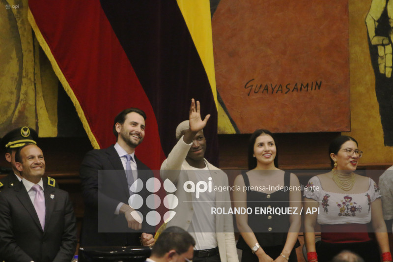 CONDECORACION NINO MOI ASAMBLEA