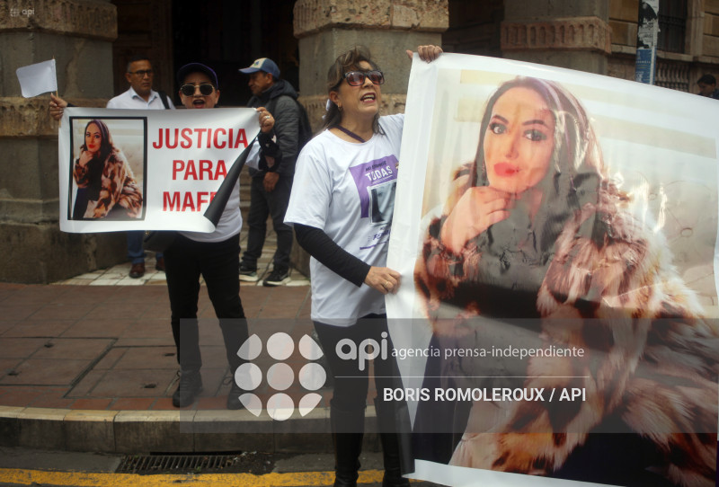 CUENCA-PLANTON-CASO MARIA FERNANDA-ASESINADA