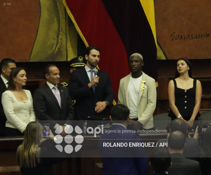 CONDECORACION NINO MOI ASAMBLEA