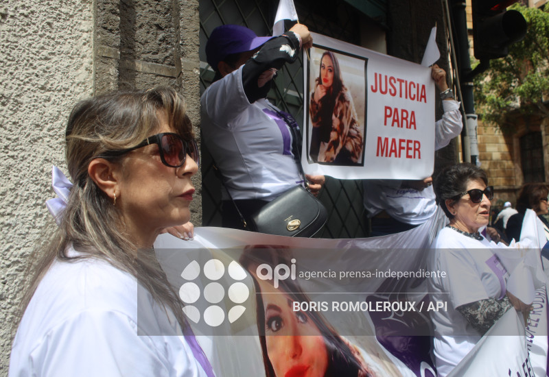 CUENCA-PLANTON-CASO MARIA FERNANDA-ASESINADA