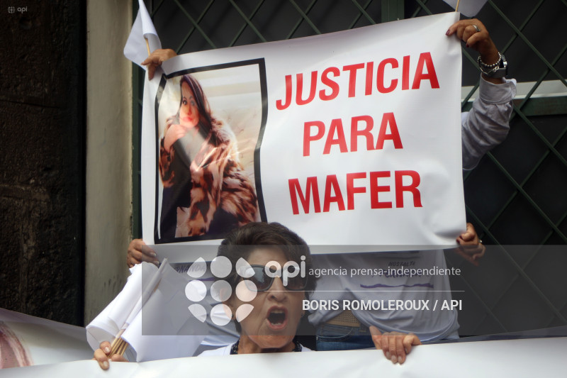 CUENCA-PLANTON-CASO MARIA FERNANDA-ASESINADA