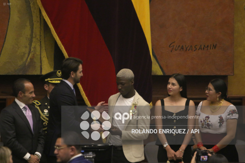 CONDECORACION NINO MOI ASAMBLEA