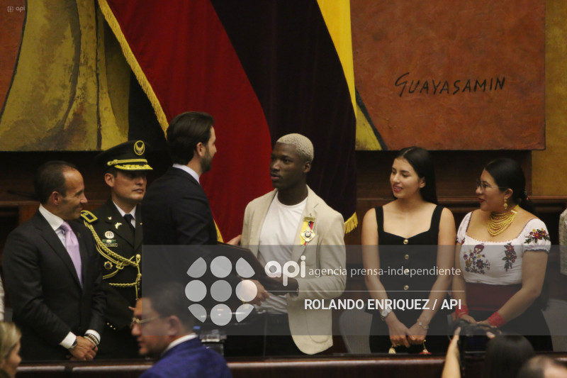 CONDECORACION NINO MOI ASAMBLEA